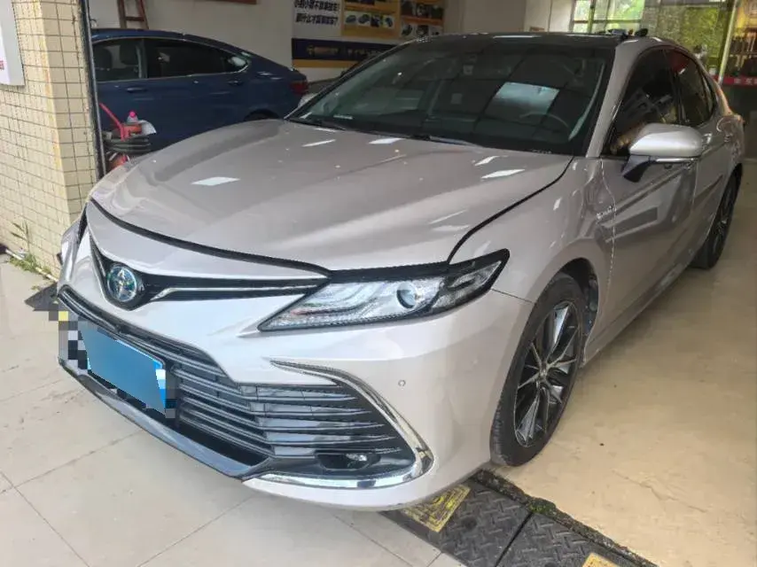 2021 Toyota Camry 2.5L 178HP L4 E-CVT Hybrid