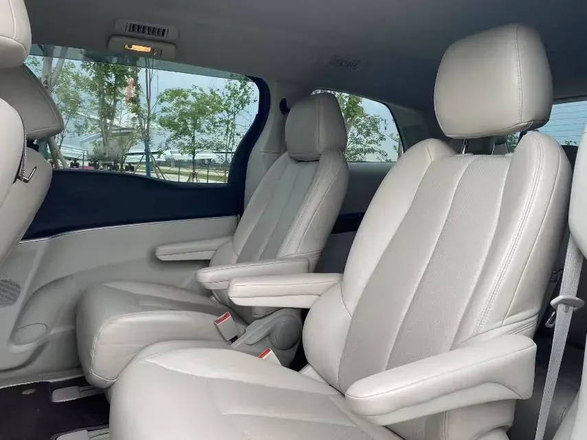 2023 Buick GL8 2.0T 237HP L4 9AT,autocango,china used car exporter,china ev exporter,chinese used car exporter,chinese used ev exporter