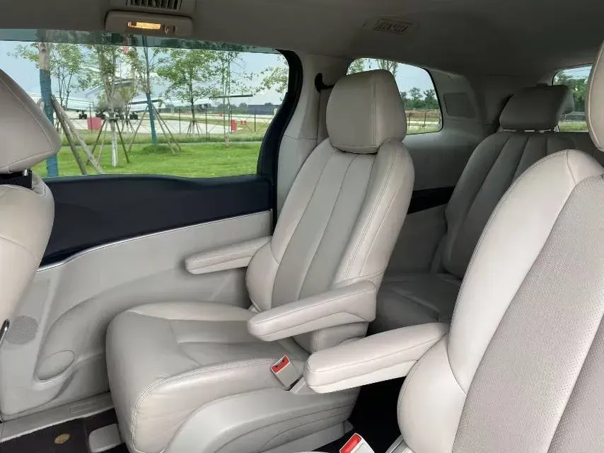 2023 Buick GL8 2.0T 237HP L4 9AT,autocango,china used car exporter,china ev exporter,chinese used car exporter,chinese used ev exporter