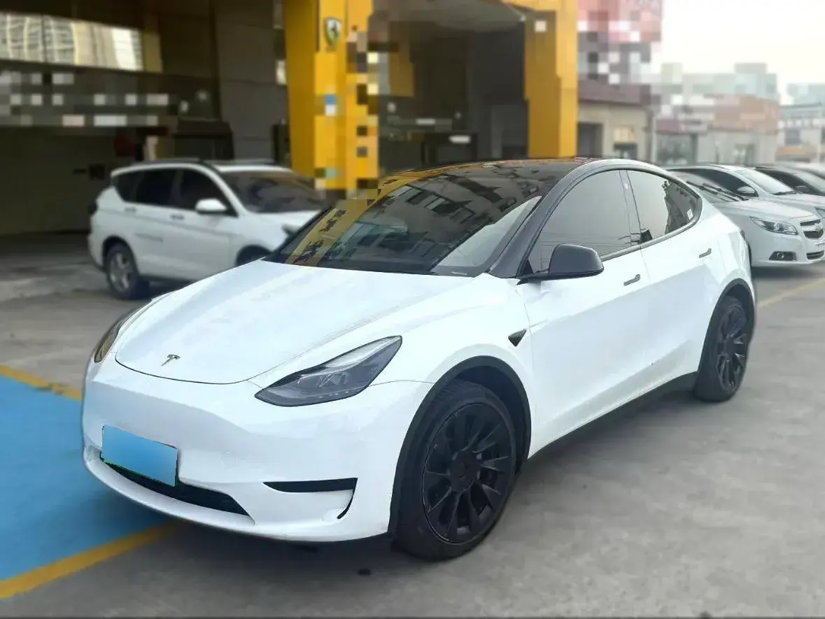 2022 Tesla Model Y BEV 60KWH