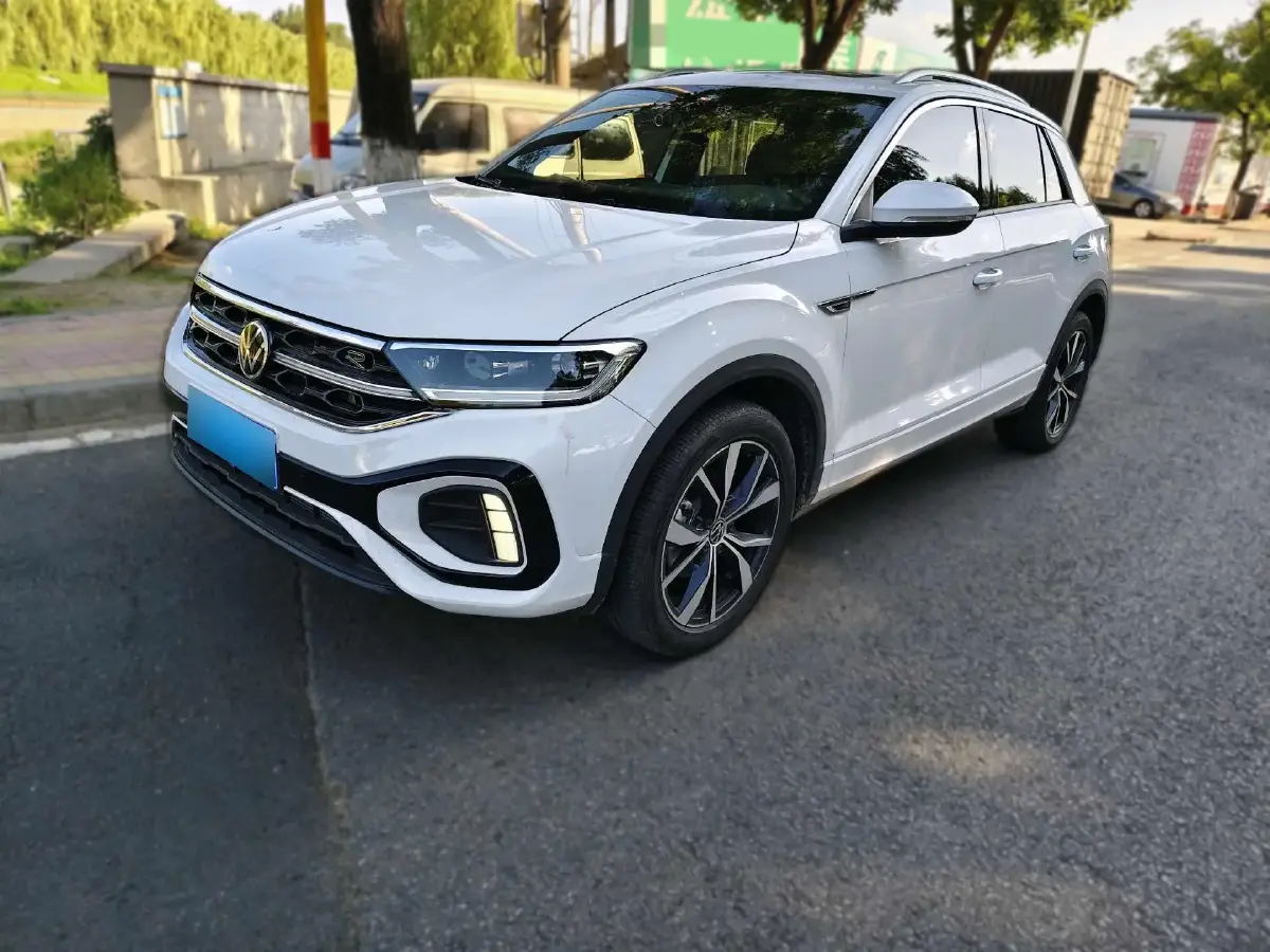 2023 Volkswagen T-Roc 1.5T 160HP L4 7DCT