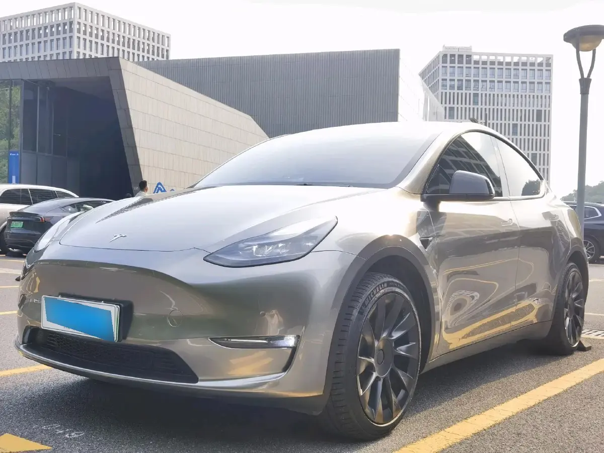 2023 Tesla Model Y BEV 60KWH