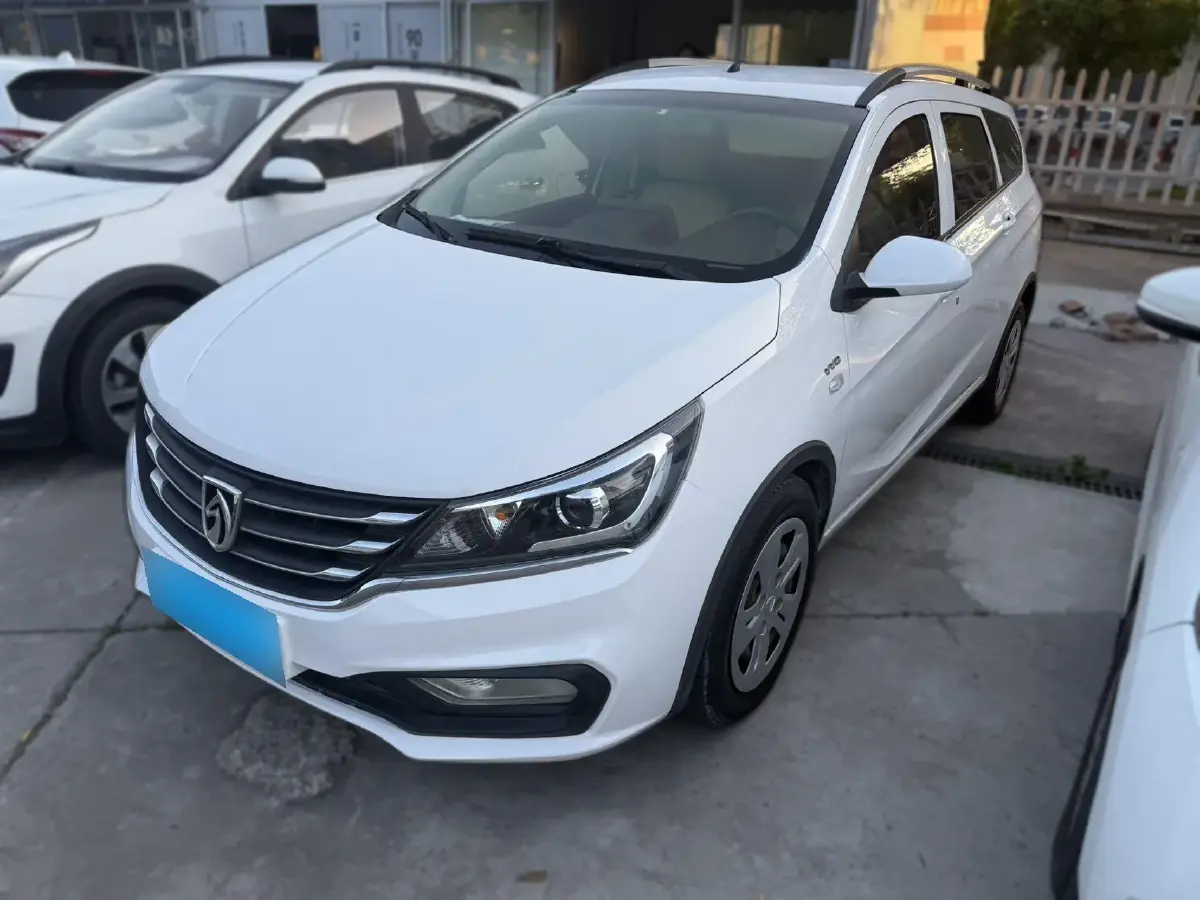 2017 BaoJun 310W 1.5L 112HP L4 6MT