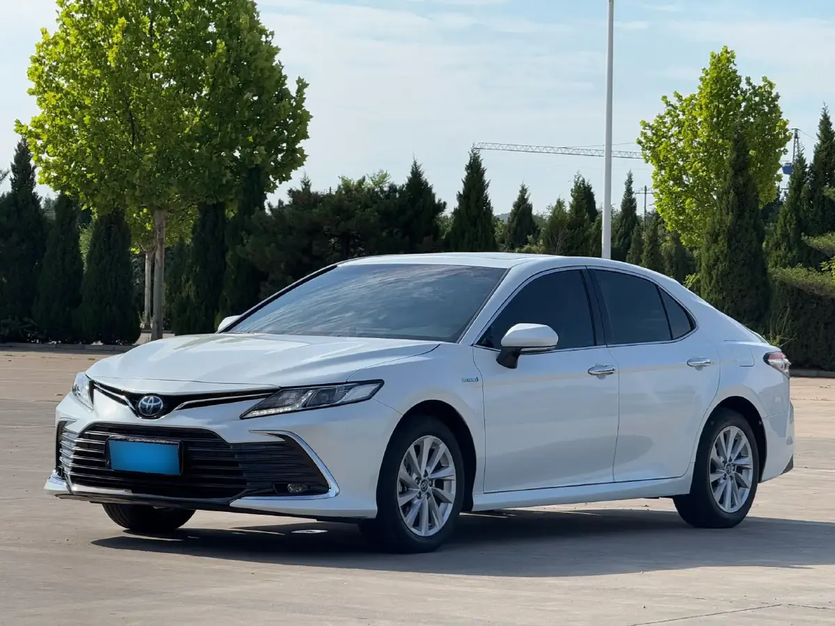 2023 Toyota Camry 2.5L 178HP L4 E-CVT Hybrid