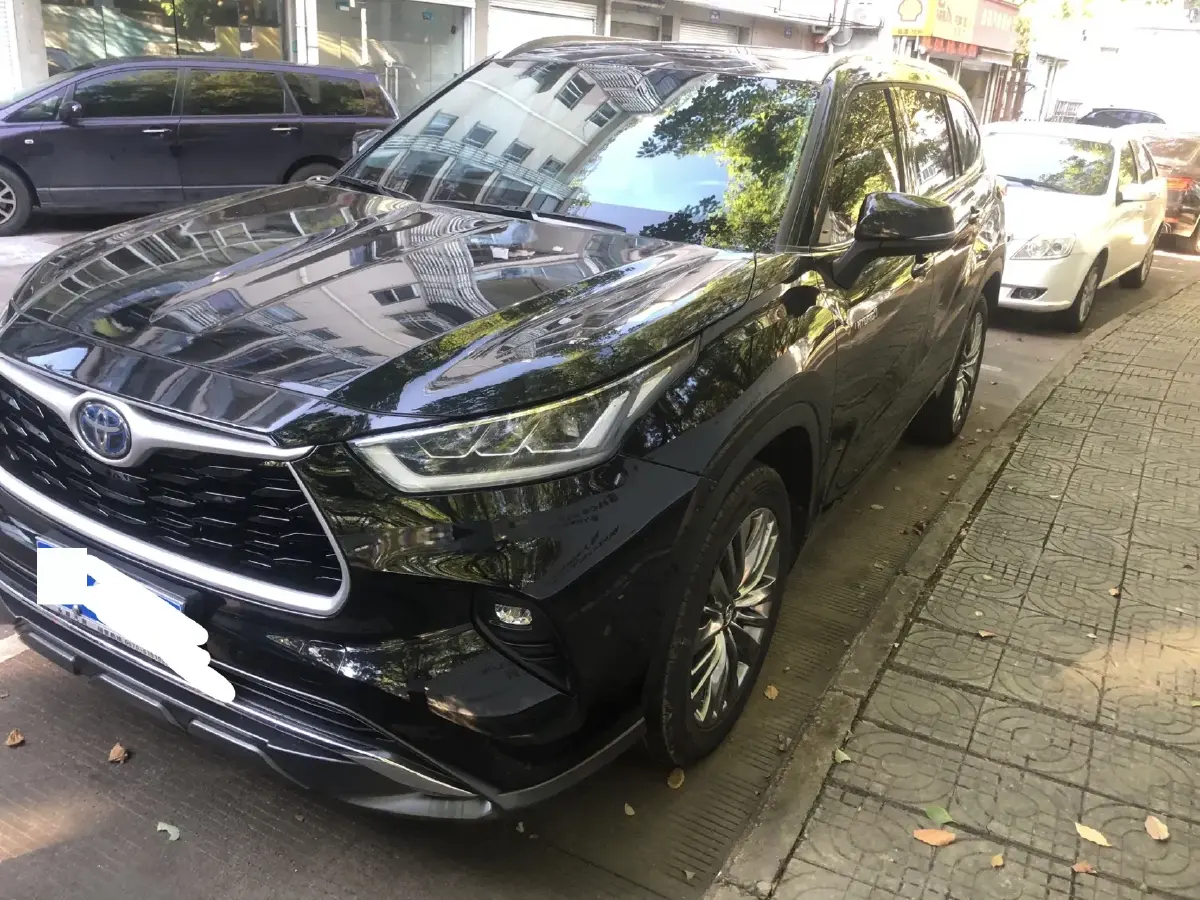 2023 Toyota Highlander 2.5L 189HP L4 E-CVT Hybrid