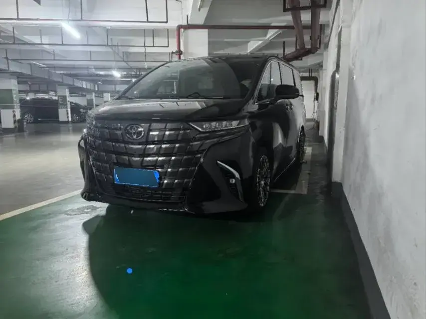 2024 Toyota Alphard 2.5L 190HP L4 E-CVT Hybrid