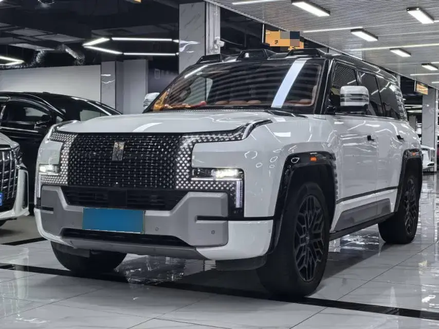 2023 YangWang U8 2.0T 272HP L4 REEV 49.05KWH