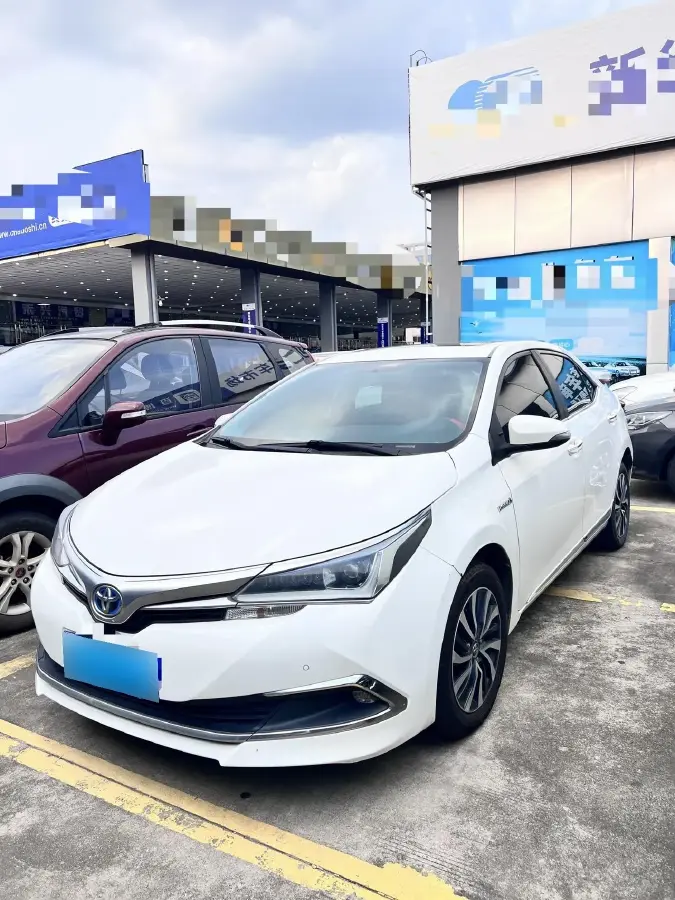 2017 Toyota Corolla 1.8L 99HP L4 E-CVT Hybrid