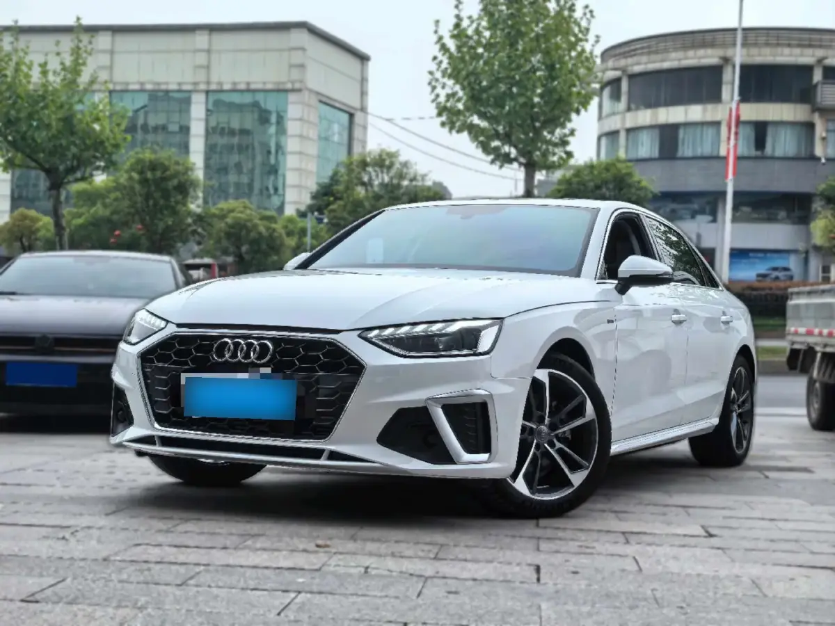 2020 Audi A4L 2.0T 150HP L4 7DCT