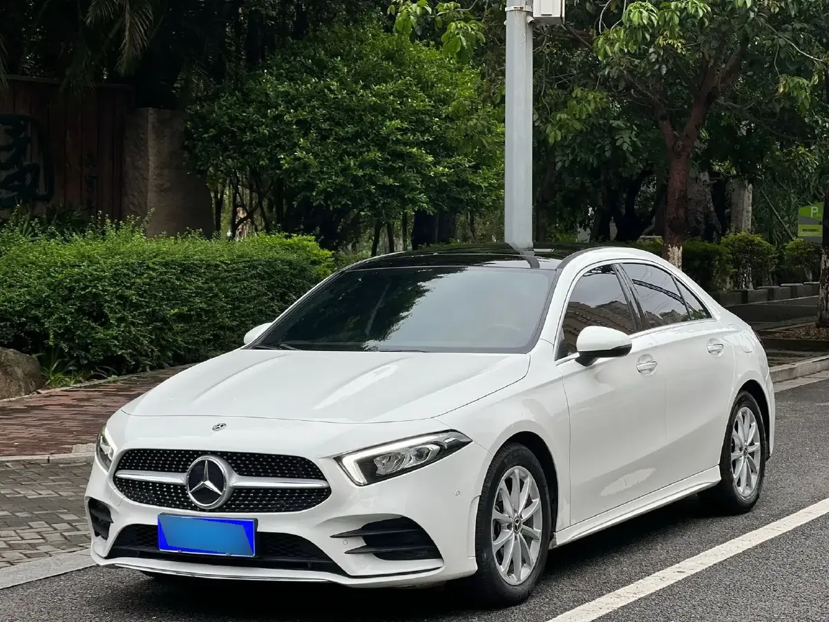 2020 Mercedes-Benz A Class 1.3T 163HP L4 7DCT