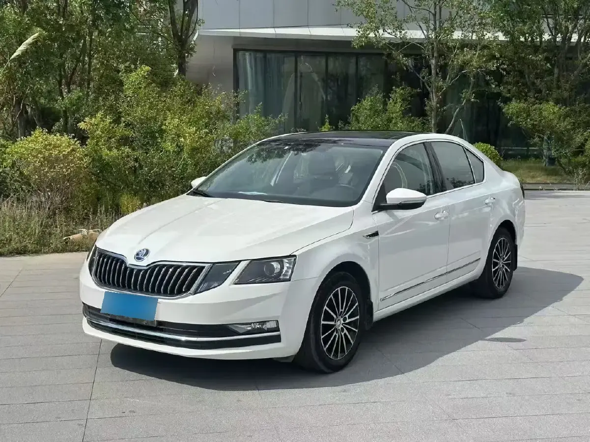 2018 Skoda Octavia 1.6L 110HP L4 6AT
