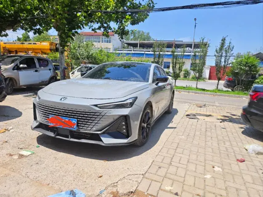2022 ChangAn UNI-V 1.5T 188HP L4 7DCT