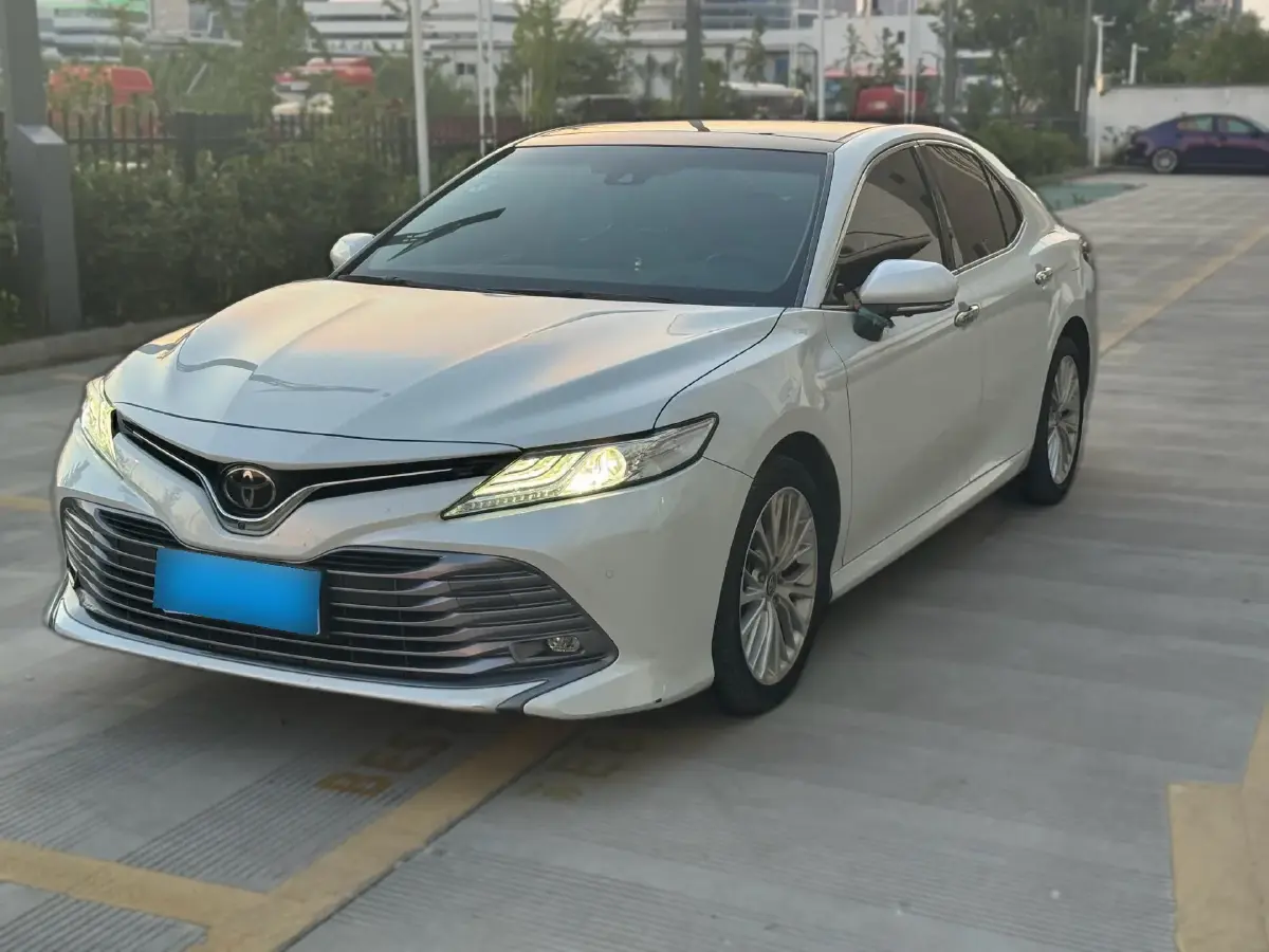 2018 Toyota Camry 2.5L 209HP L4 8AT