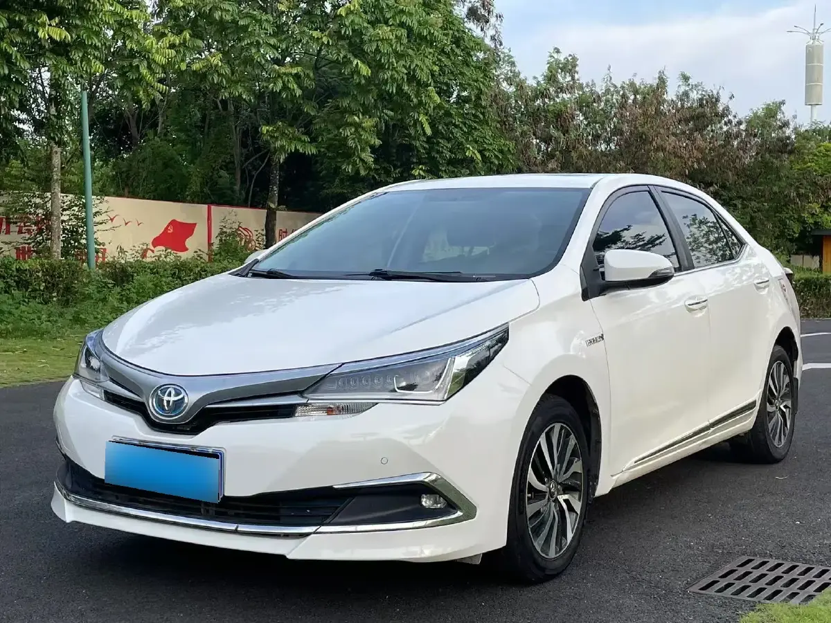 2018 Toyota Corolla 1.8L 99HP L4 E-CVT Hybrid