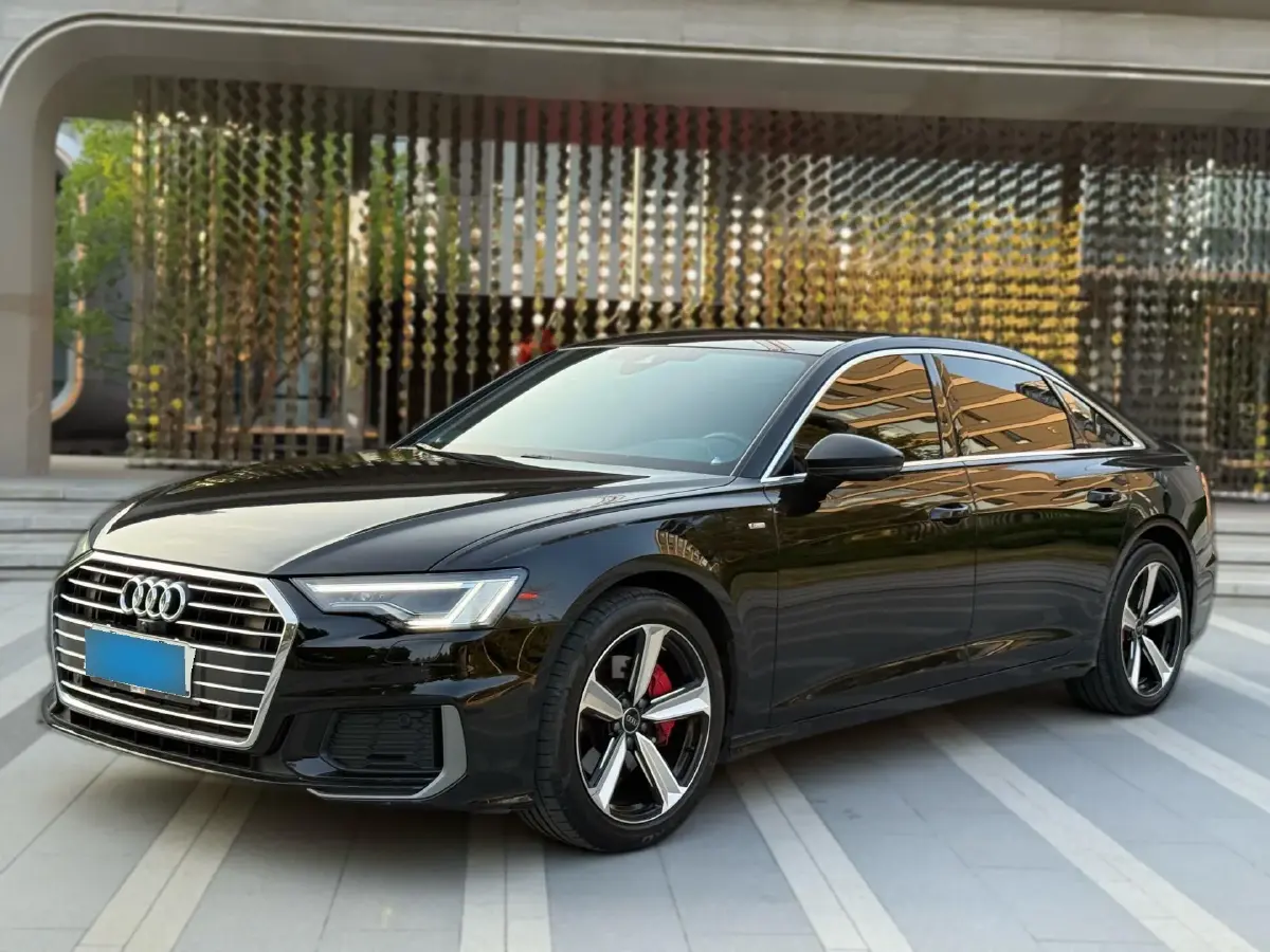 2022 Audi A6L 2.0T 190HP L4 7DCT