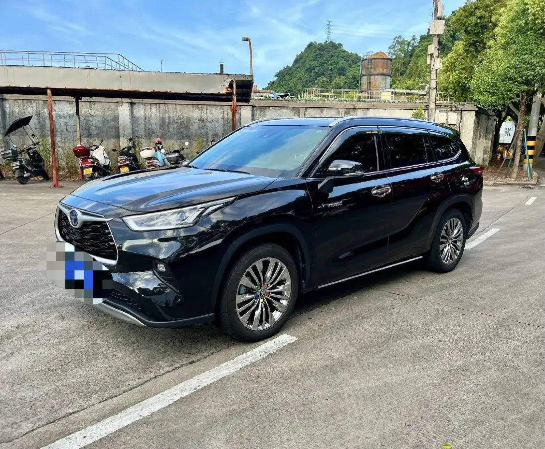 2022 Toyota Highlander 2.5L 192HP L4 E-CVT Hybrid