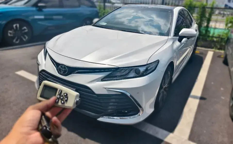 2021 Toyota Camry 2.5L 209HP L4 8AT
