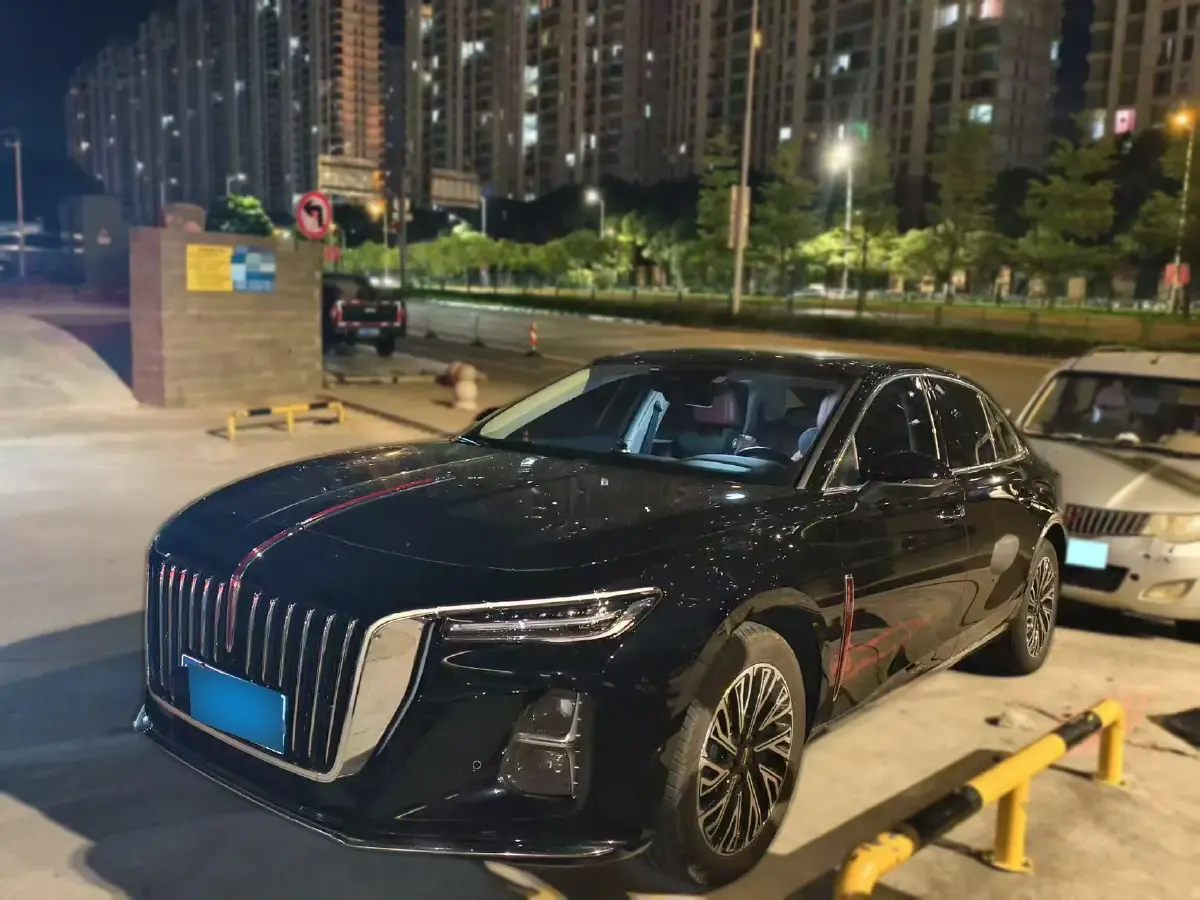 2024 HongQi H5 2.0T 224HP L4 8AT