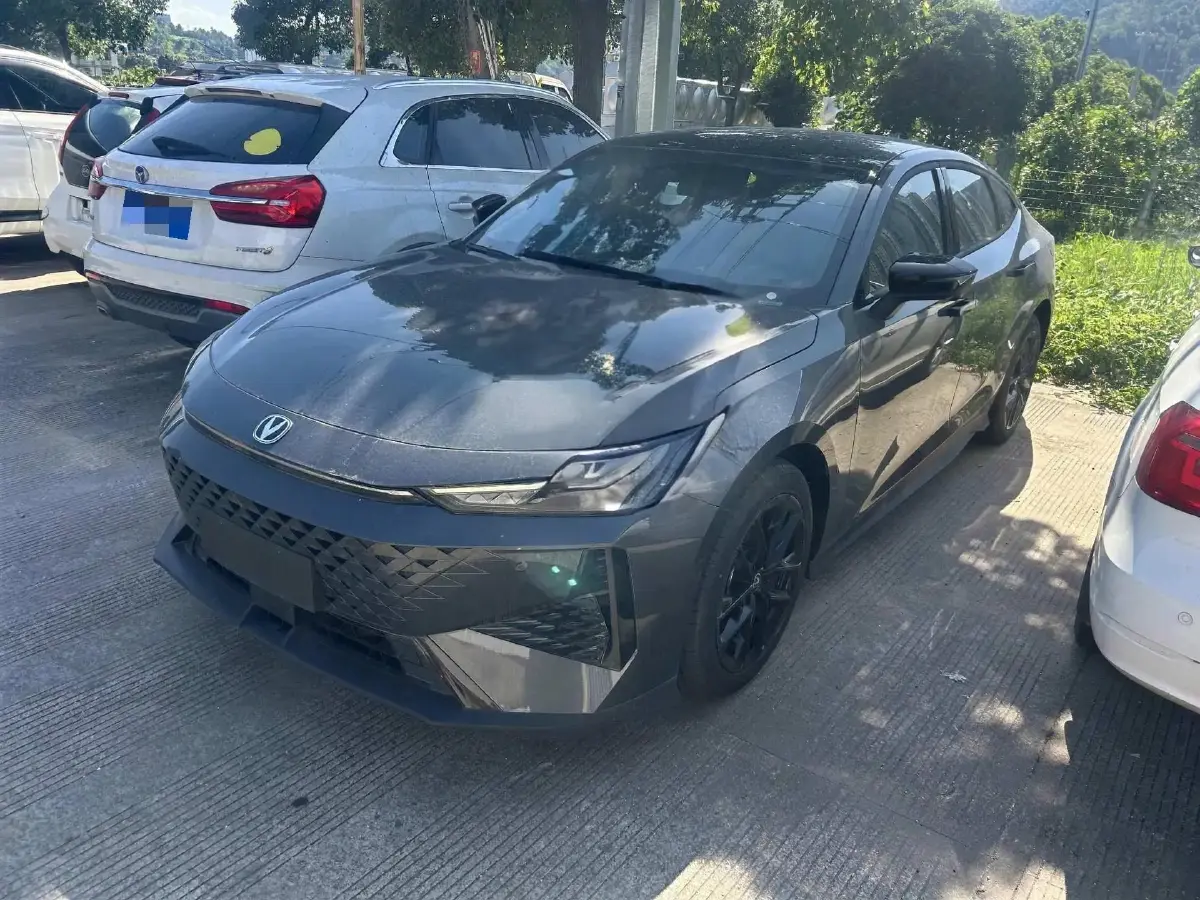 2024 ChangAn UNI-V 1.5T 188HP L4 7DCT