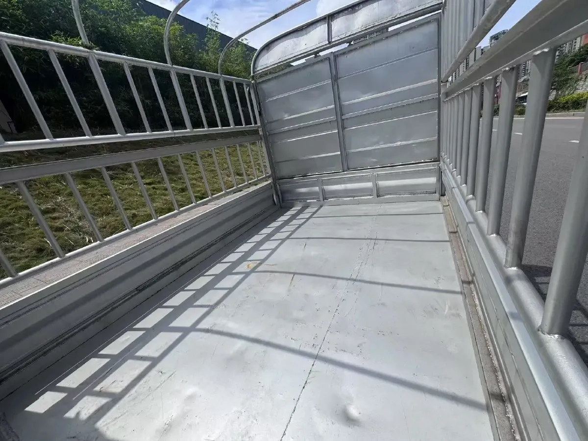 2017 DongFeng Forthing Joyear X5 1.6L 122HP L4 5MT,autocango,china used car exporter,china ev exporter,chinese used car exporter,chinese used ev exporter