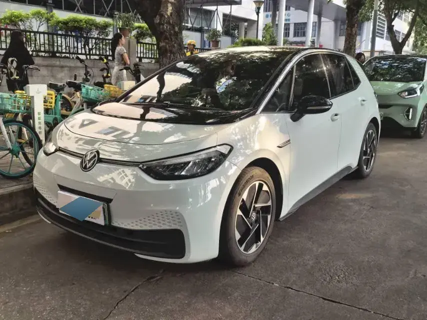 2023 Volkswagen ID.3 BEV 52.8KWH