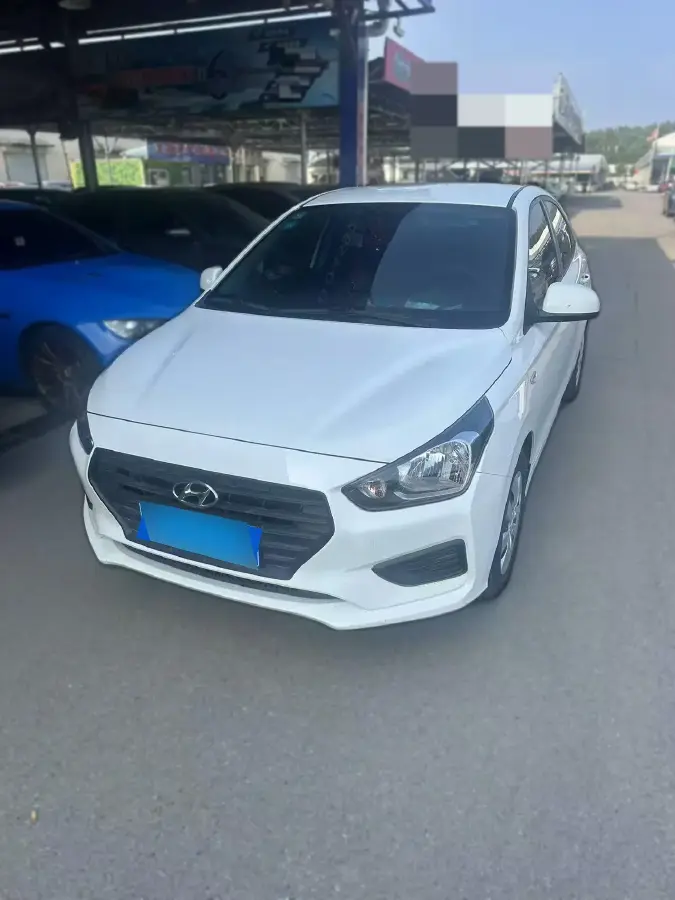 2017 Hyundai Reina 1.4L 95HP L4 5MT