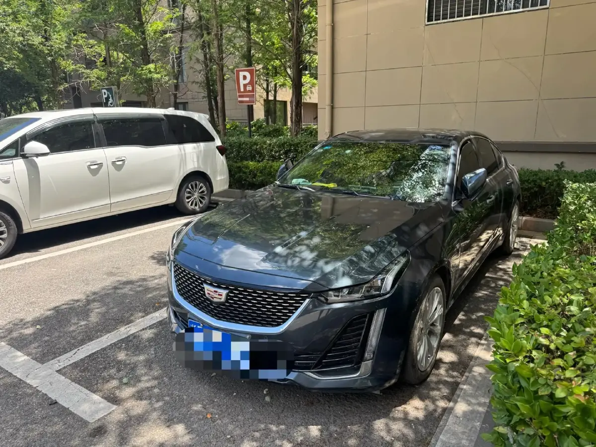 2022 Cadillac CT5 2.0T 237HP L4 10AT