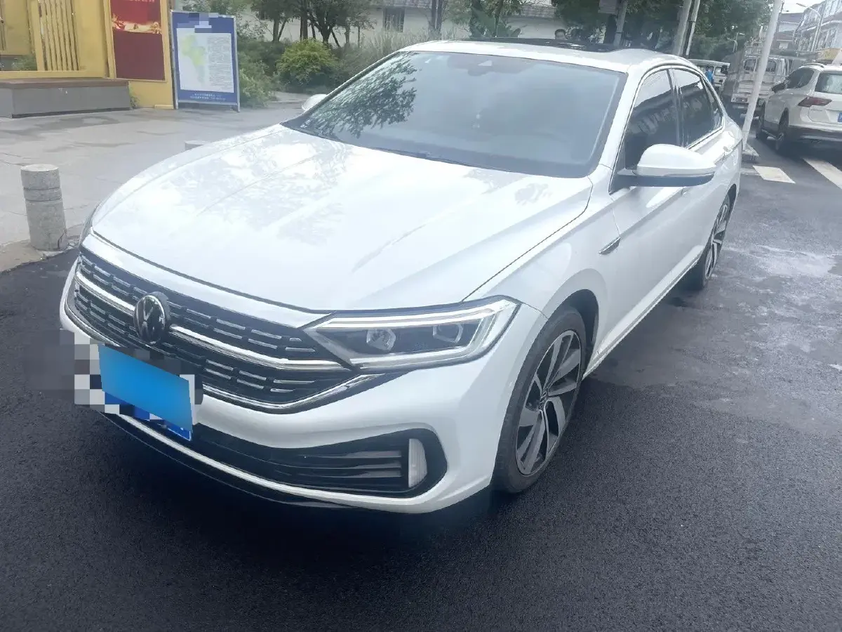 2023 Volkswagen Sagitar 1.5T 160HP L4 7DCT