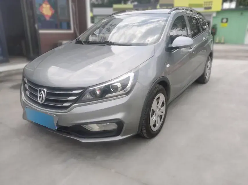 2018 BaoJun 310W 1.5L 105HP L4 5AMT