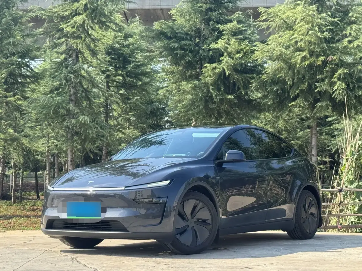 2025 Tesla Model Y BEV 78.4KWH