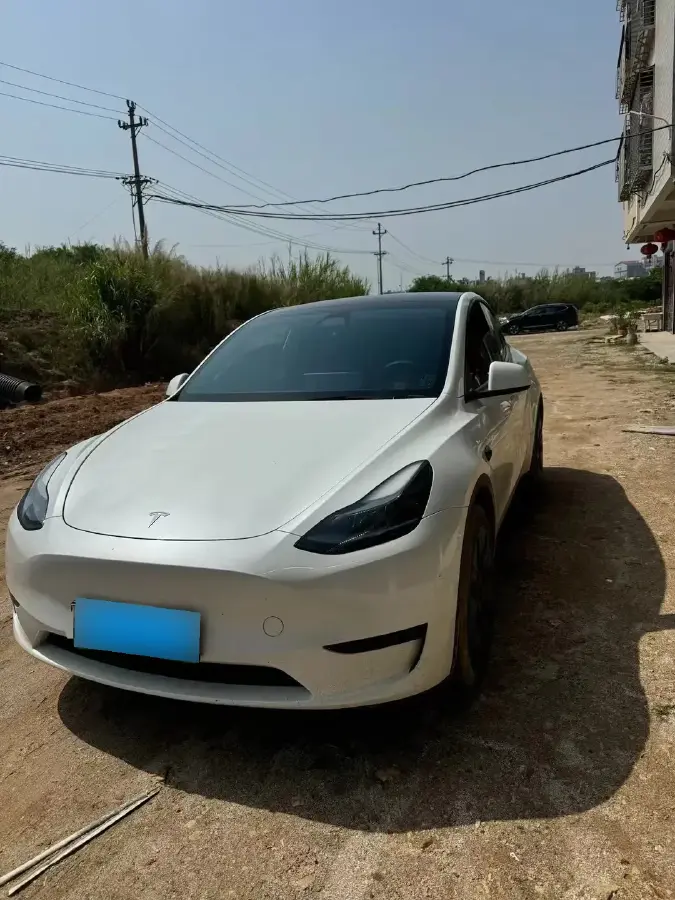 2023 Tesla Model Y BEV 60KWH