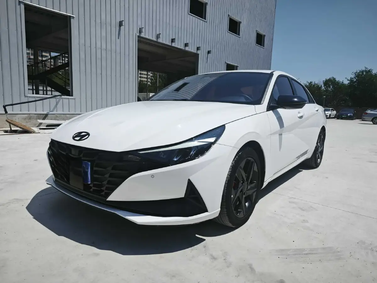 2022 Hyundai Elantra 1.5L 115HP L4 CVT