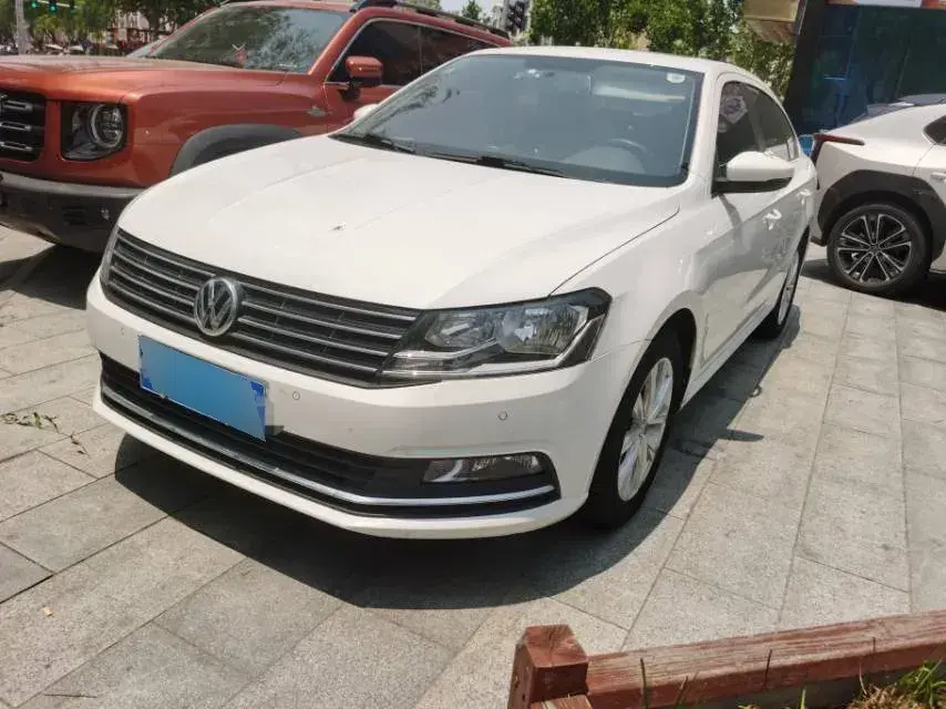 2017 Volkswagen Lavida 1.6L 110HP L4 5MT