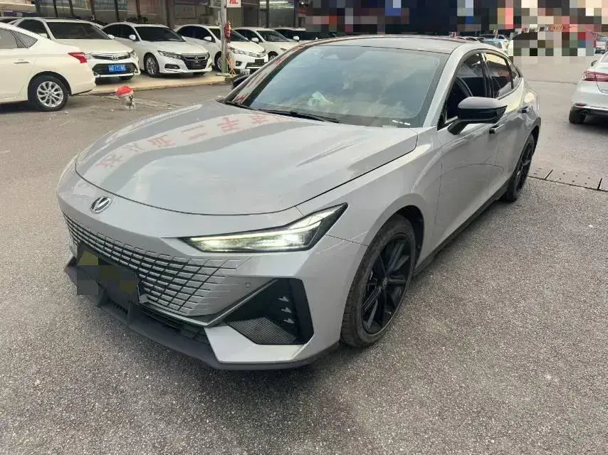 2022 ChangAn UNI-V 1.5T 188HP L4 7DCT