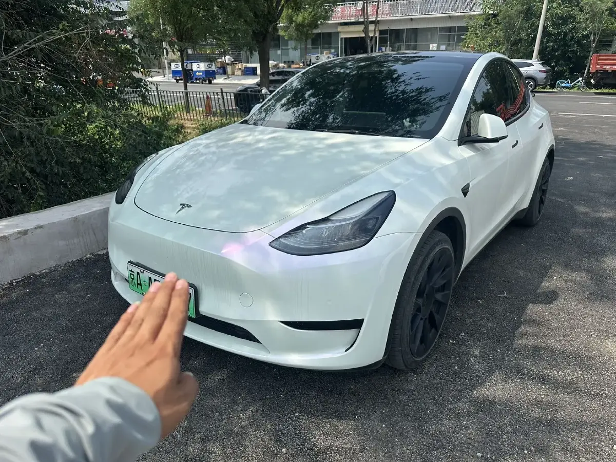 2022 Tesla Model Y BEV 60KWH