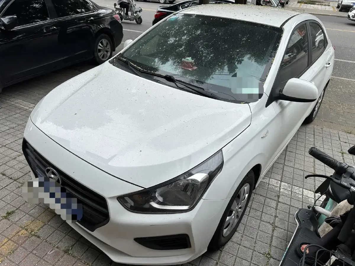2017 Hyundai Reina 1.4L 95HP L4 5MT