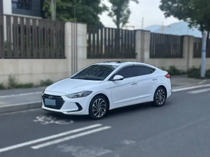 2020 Hyundai Elantra 1.4T 130HP L4 7DCT