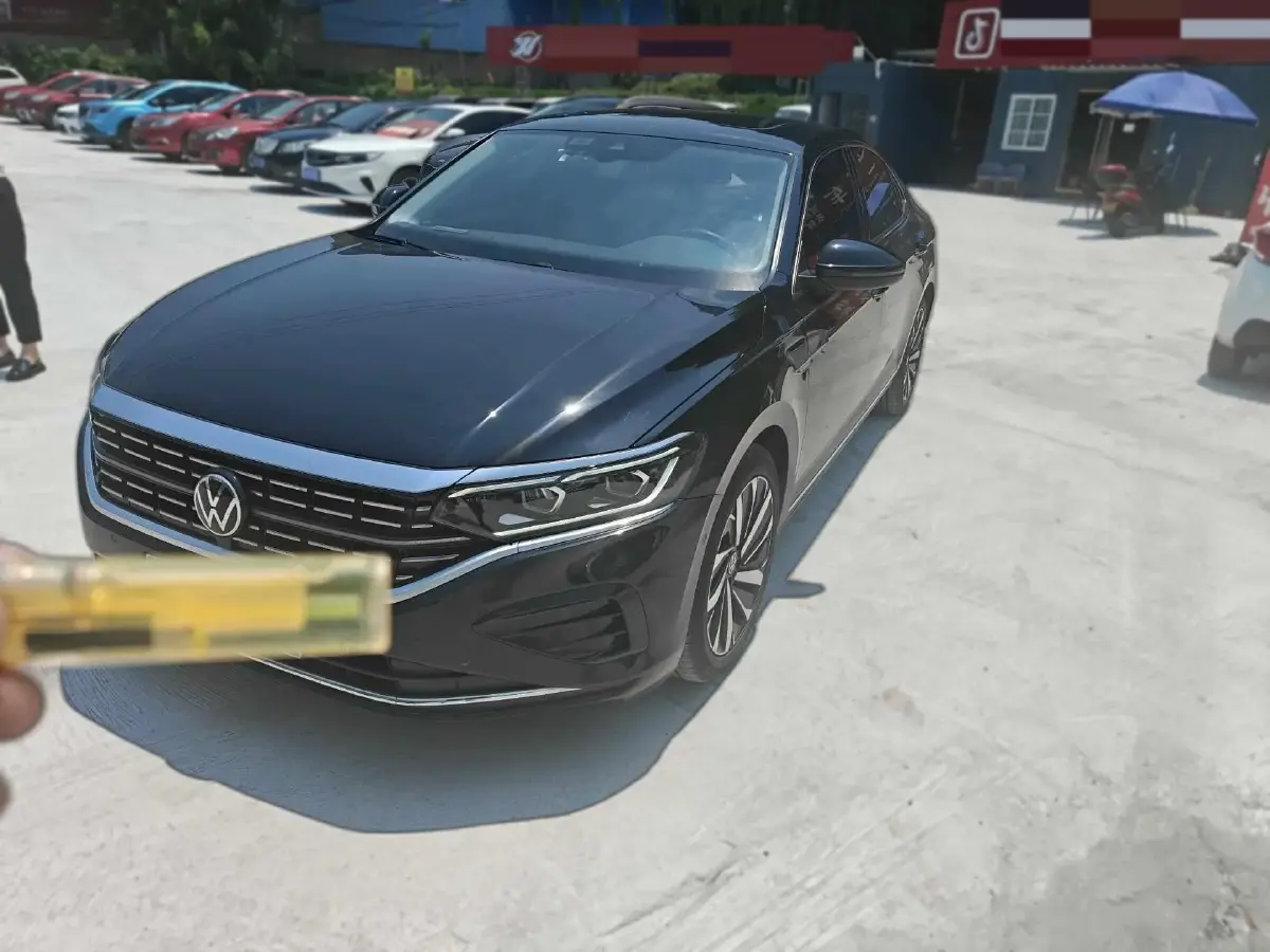 2022 Volkswagen Passat 2.0T 186HP L4 7DCT