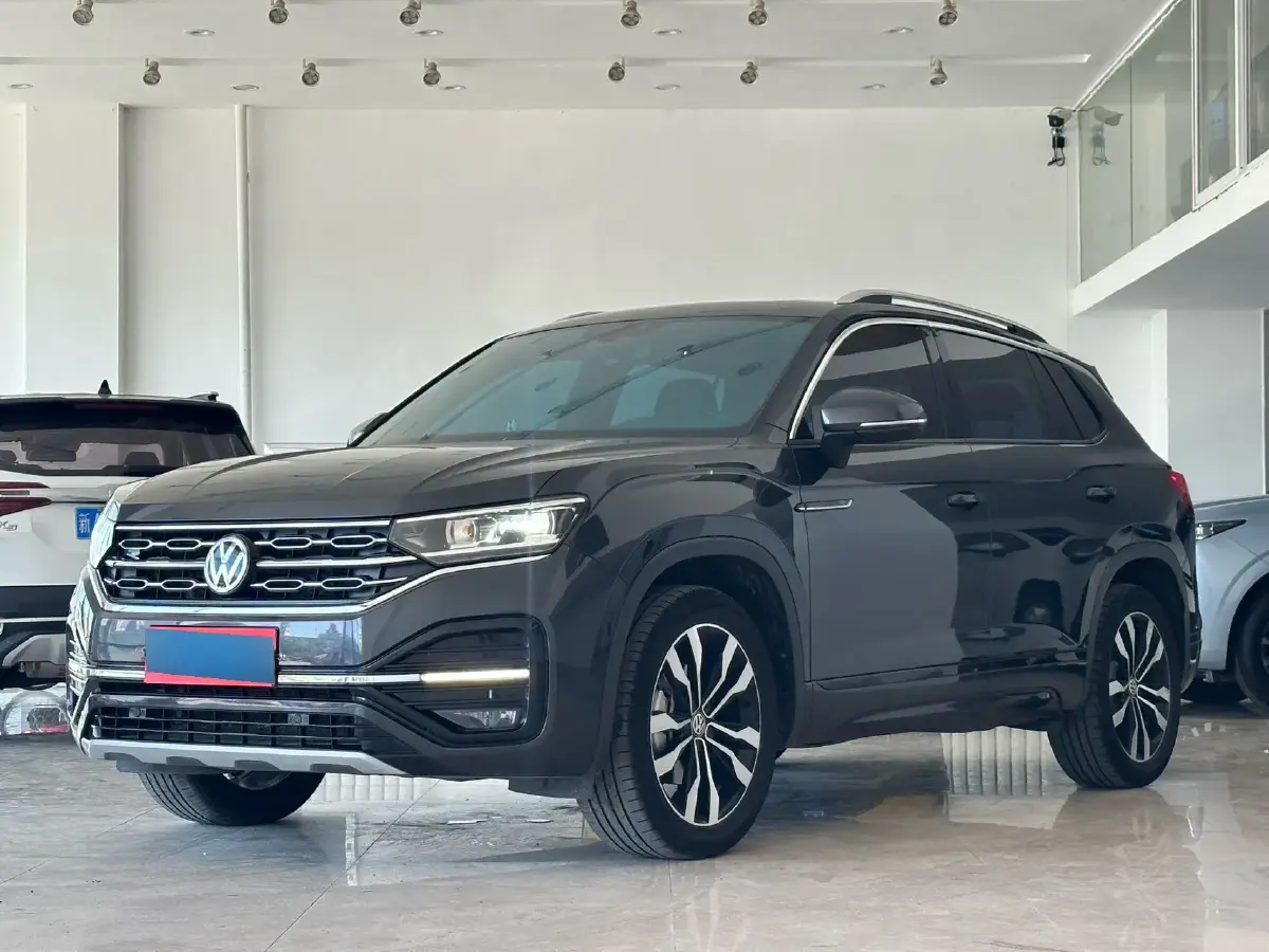 2021 Volkswagen Tayron 2.0T 220HP L4 7DCT