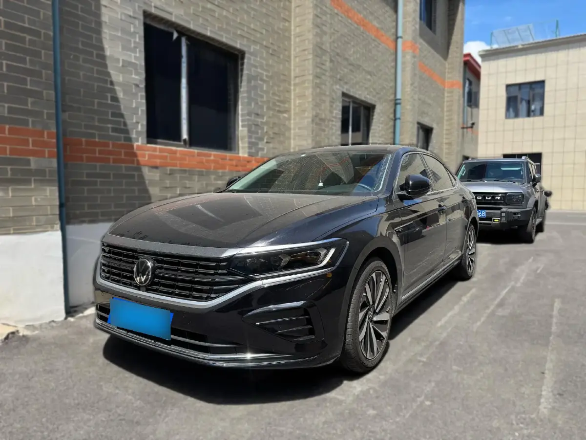 2022 Volkswagen Passat 2.0T 186HP L4 7DCT