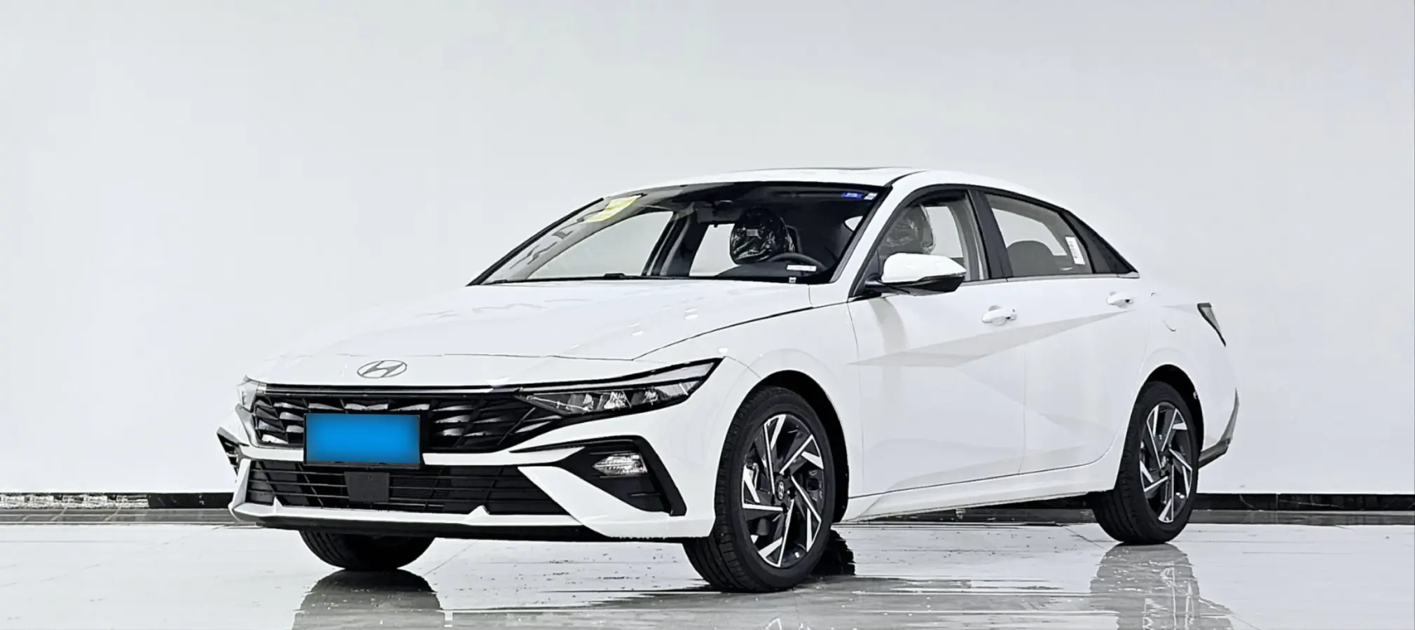 2023 Hyundai Elantra 1.5L 115HP L4 CVT