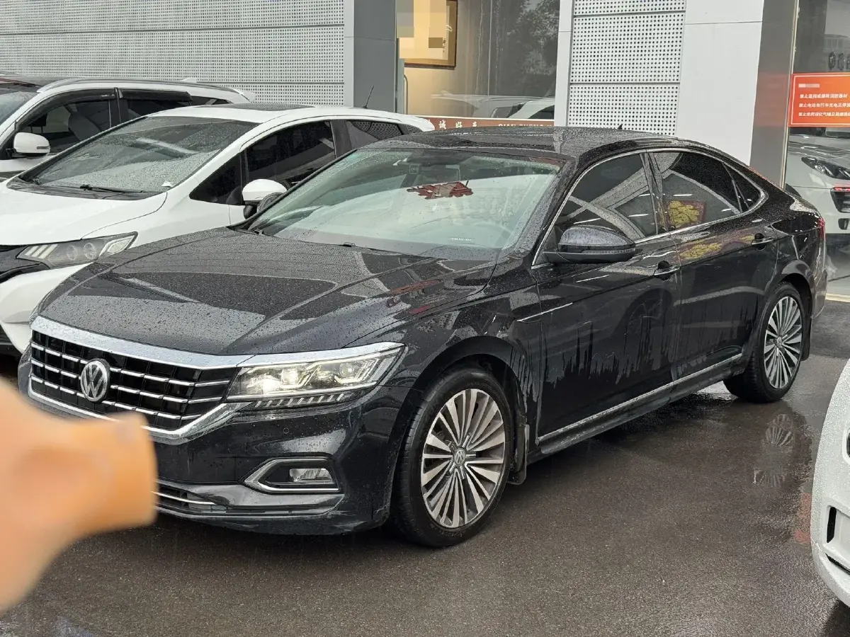 2019 Volkswagen Passat 2.0T 186HP L4 7DCT