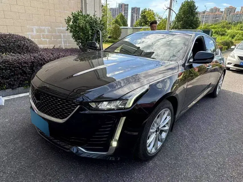 2023 Cadillac CT5 2.0T 237HP L4 10AT