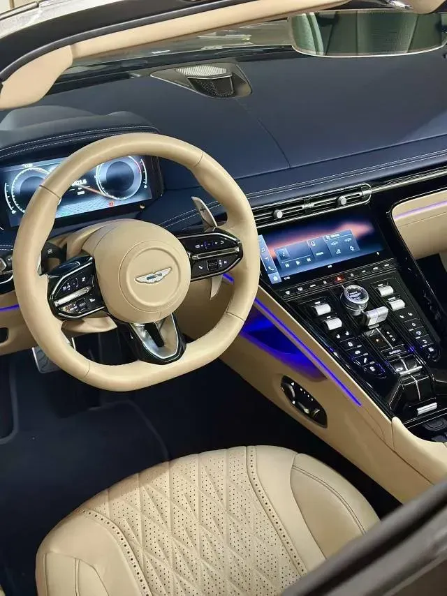 2023 Aston Martin DB12 4.0T 680HP V8 8AT,autocango,china used car exporter,china ev exporter,chinese used car exporter,chinese used ev exporter