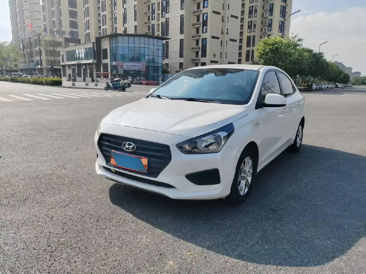 2017 Hyundai Reina 1.4L 95HP L4 5MT
