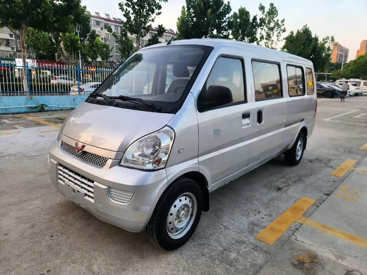 2019 WuLing RongGuang 1.5L 107HP L4 5MT