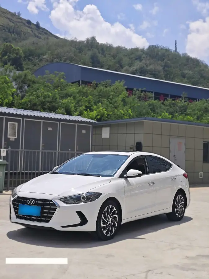 2020 Hyundai Elantra 1.5L 115HP L4 CVT