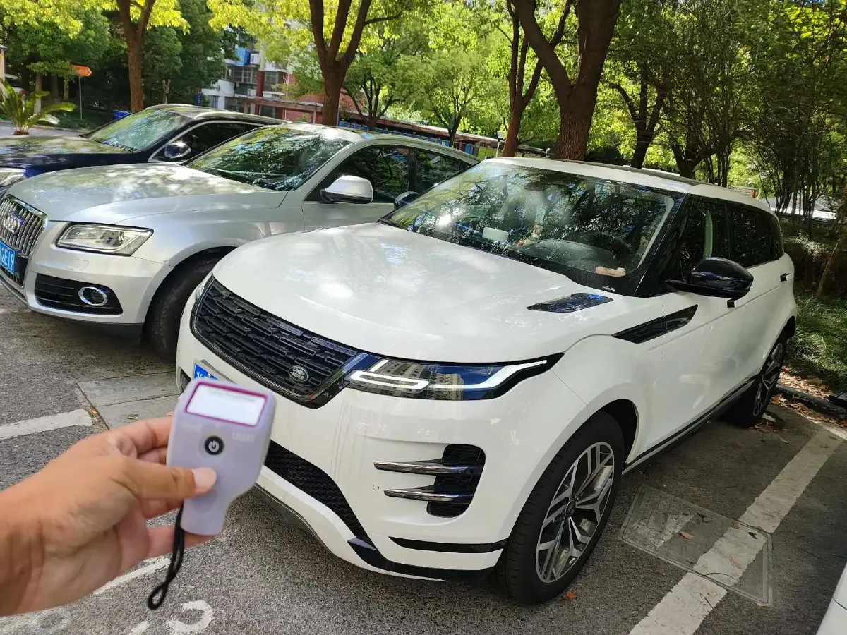 2024 Land Rover Range Rover Evoque 2.0T 249HP L4 9AT