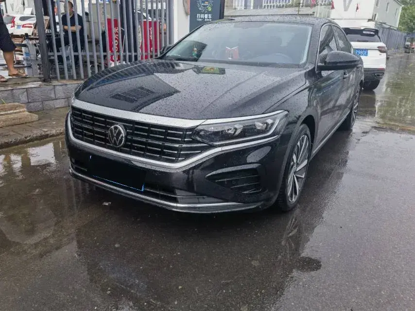 2023 Volkswagen Passat 2.0T 186HP L4 7DCT