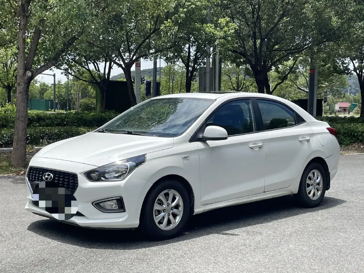 2017 Hyundai Reina 1.4L 95HP L4 5MT